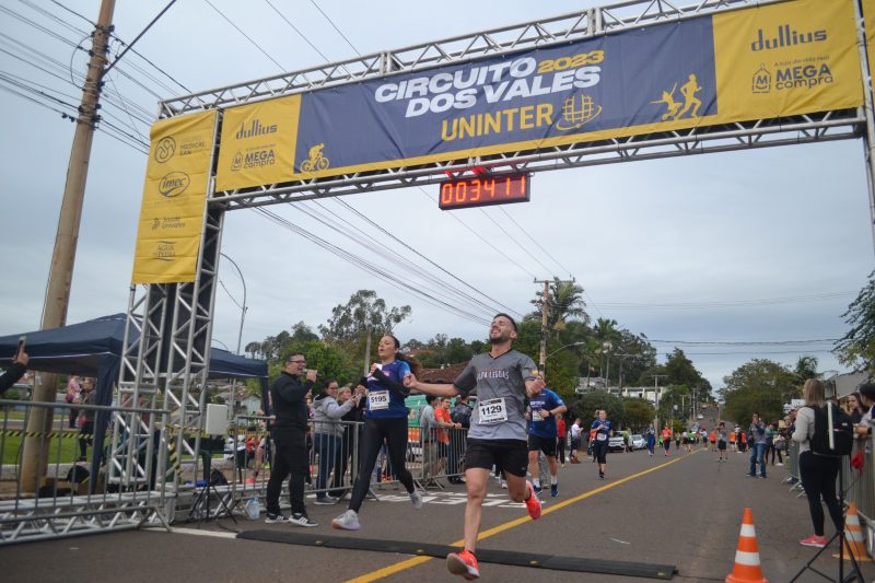 Começa hoje a sexta etapa do Circuito dos Vales de Tênis - Esportes -  Jornal VS